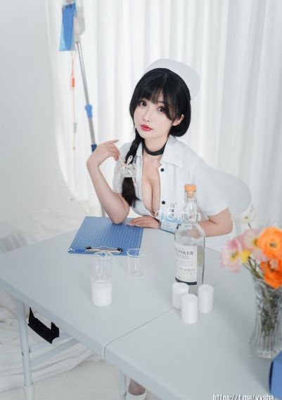 两个小婕子和洗澡hd_BD国语在线观看电视