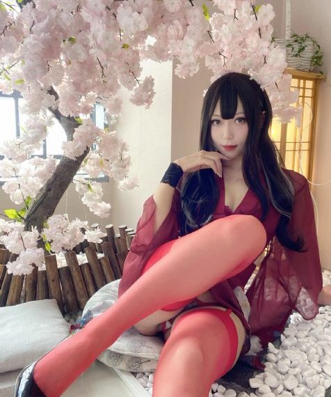24岁性感的尹律_DVD电影在线看